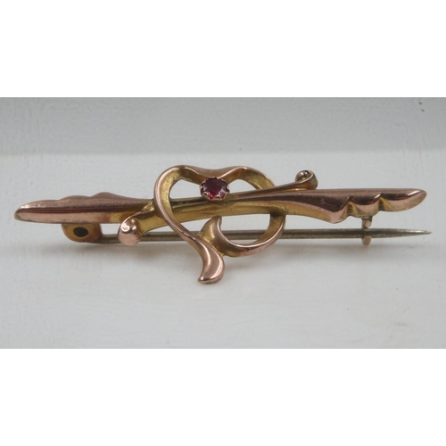 44 - 9ct gold and garnet set pin brooch. UK P&P Group 0 (£6+VAT for the first lot and £1+VAT for subseque... 