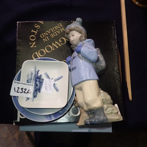 1232A - Small amount of ceramics, including Wedgwood and a Nao figurine. Not available for in-house P&P