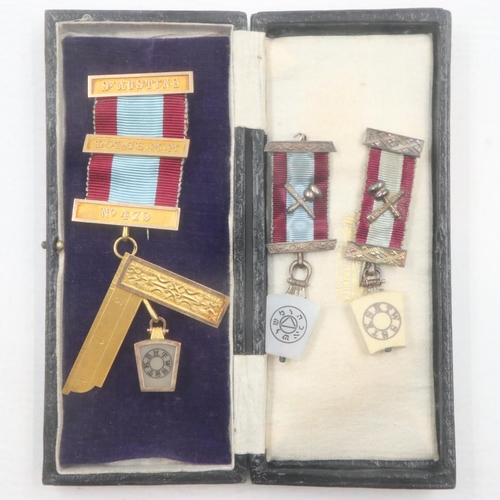 192 - 15ct gold Mark Masters breast jewel, St Austin's 479, gross weight 27.5g, with two further Mark keys...