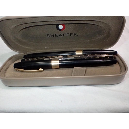 1109 - Three vintage Sheaffer fountain pens, with a later Sheaffer pen box. UK P&P Group 1 (£16+VAT for the... 