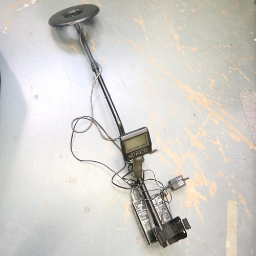128 - Whites DFX metal detector spectrum E-series, L: 112 cm. Not available for in-house P&P