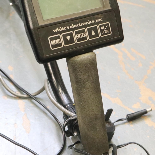 128 - Whites DFX metal detector spectrum E-series, L: 112 cm. Not available for in-house P&P