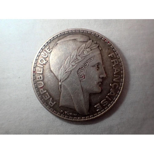 Lot 1052      