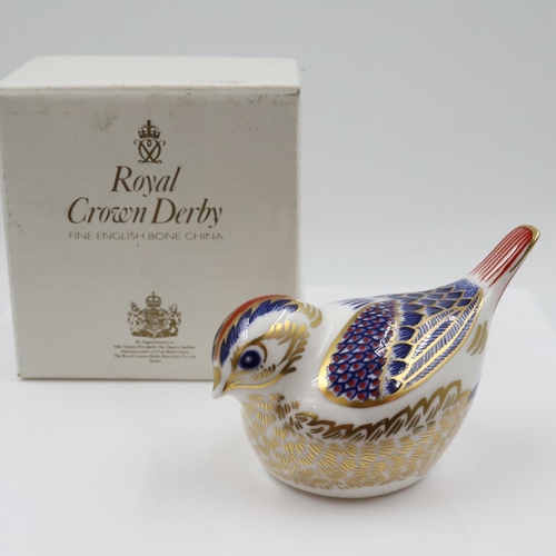 109 - Royal Crown Derby goldcrest paperweight, gold stopper, boxed, no cracks or chips. UK P&P Group 1 (£1... 