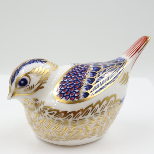 109 - Royal Crown Derby goldcrest paperweight, gold stopper, boxed, no cracks or chips. UK P&P Group 1 (£1... 