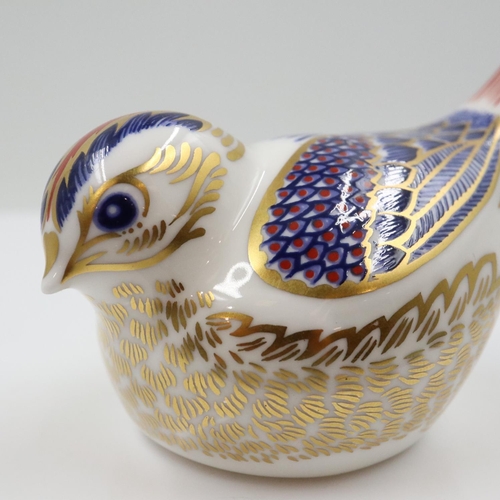 109 - Royal Crown Derby goldcrest paperweight, gold stopper, boxed, no cracks or chips. UK P&P Group 1 (£1... 