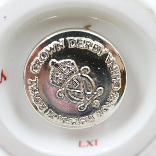 109 - Royal Crown Derby goldcrest paperweight, gold stopper, boxed, no cracks or chips. UK P&P Group 1 (£1... 