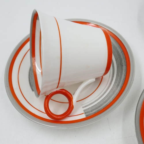 111 - Shelley Art Deco period tea service of twelve pieces in the Bands & Lines pattern 12132, no cracks o... 