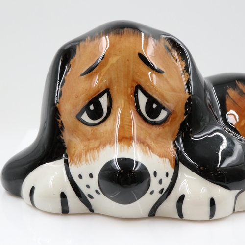117 - Lorna Bailey dog, Dozy, no cracks or chips, L: 14 cm. UK P&P Group 1 (£18+VAT for the first lot and ... 