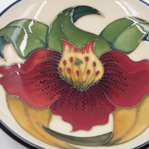 136 - Moorcroft coaster in the Anna Lily pattern, no cracks or chips, D: 12 cm. UK P&P Group 2 (£24+VAT fo... 