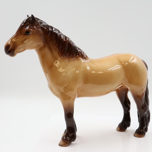 138 - Beswick Dunn Highland pony, no 1644, no cracks or chips. UK P&P Group 2 (£24+VAT for the first lot a... 