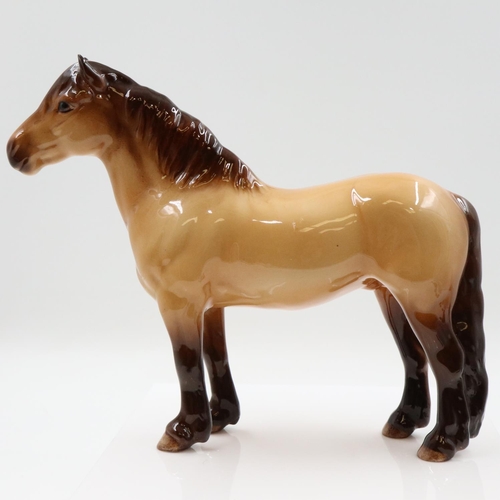 138 - Beswick Dunn Highland pony, no 1644, no cracks or chips. UK P&P Group 2 (£24+VAT for the first lot a... 