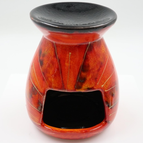 140 - Anita Harris oil burner in the Sun Rays pattern, signed in gold, no cracks or chips, H: 13 cm. UK P&... 