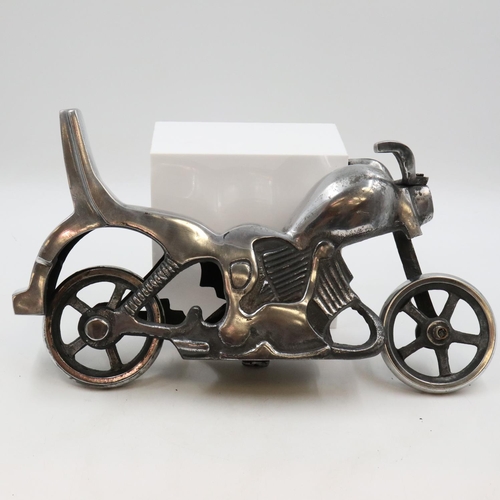 Lot 196       