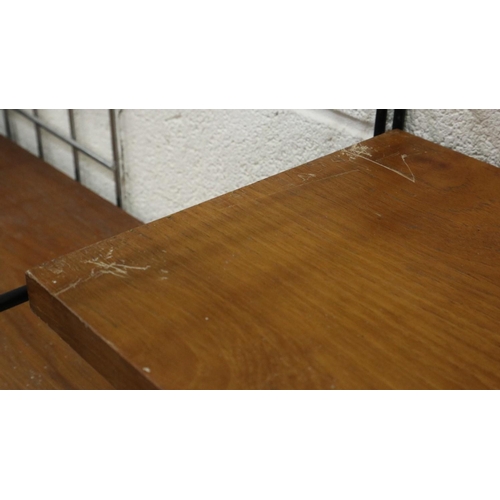 2012 - Mid 20th century modular bookcase in the manner of Ladderrax, comprising six upright supports and sh... 