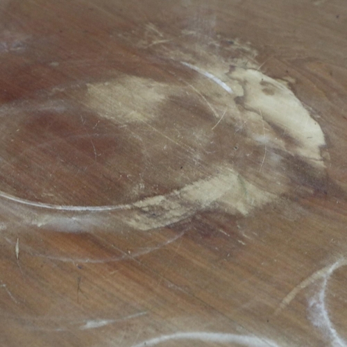 2017 - An Art Nouveau period circular table in the manner of Liberty, inlaid with satinwood and mother of p... 