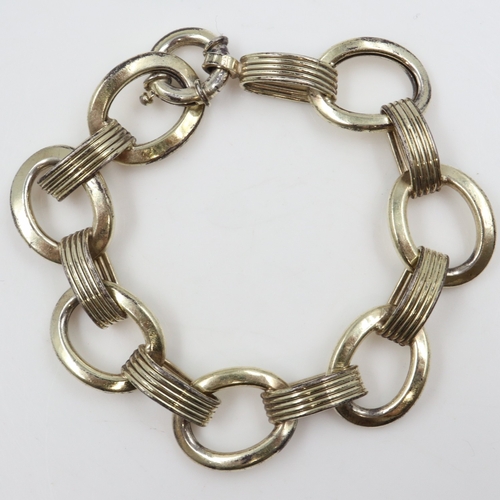 102 - Silver heavy gauge bracelet, L: 20 cm. UK P&P Group 0 (£7+VAT for the first lot and £1+VAT for subse... 