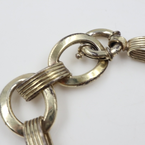 102 - Silver heavy gauge bracelet, L: 20 cm. UK P&P Group 0 (£7+VAT for the first lot and £1+VAT for subse... 