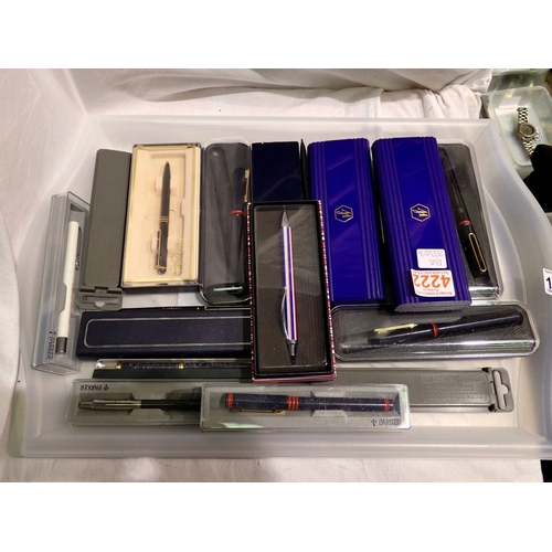 1139 - Quantity of pens to include parker. UK P&P Group 2 (£24+VAT for the first lot and £5+VAT for subsequ... 