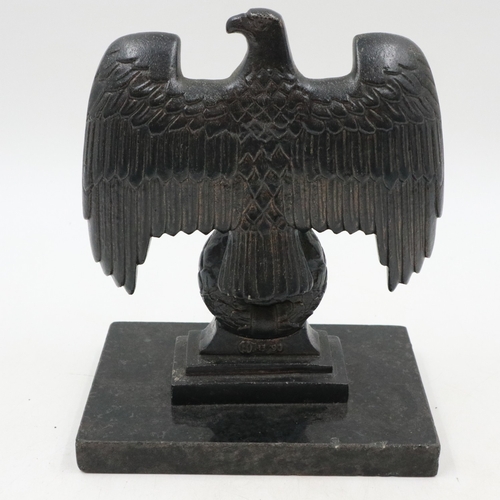 2085 - Cast iron German desk eagle, RZM marked, raised  on marble plinth. UK P&P Group 2 (£24+VAT for the f... 