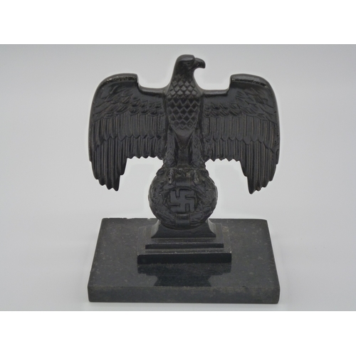 2085 - Cast iron German desk eagle, RZM marked, raised  on marble plinth. UK P&P Group 2 (£24+VAT for the f... 