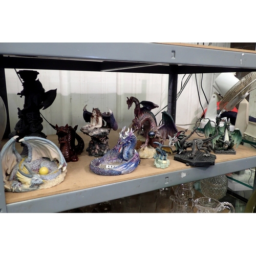 1171 - Mixed figurines including dragons, some damages. Not available for in-house P&P