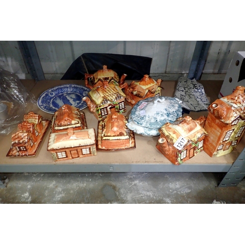 1217 - Mixed ceramics including cottage ware. Not available for in-house P&P