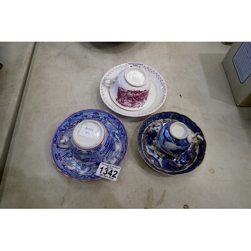 1342 - Sunderland lustre cup and saucer, and two blue and white examples, one possibly Liverpool. UK P&P Gr... 