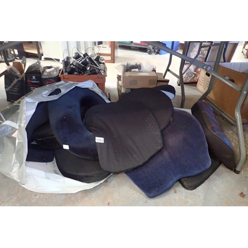 1353 - Quantity of mixed supportive seat cushions. Not available for in-house P&P