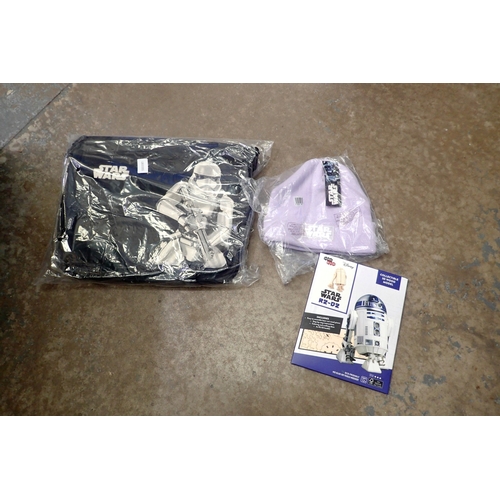 1367 - New Star Wars bag and other items. Not available for in-house P&P