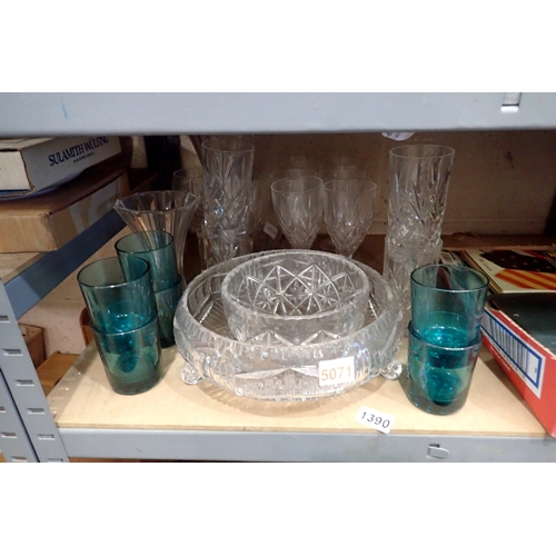 1390 - Quantity of mixed glassware to include crystal. Not available for in-house P&P