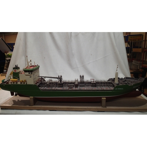 2060 - Kit built chemical tanker 'Lis Terkol' 90 cms, fitted radio control, requires transmitter and batter... 