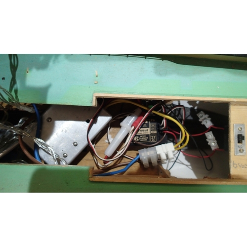 2061 - Kit built tug boat 'Zwarte Zee' 90 cms, fitted radio control, requires transmitter and battery. Not ... 