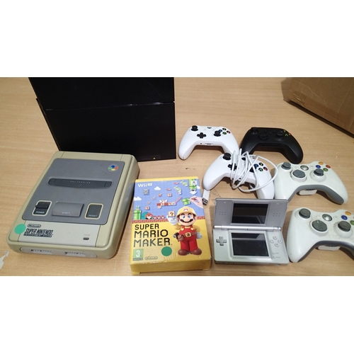 2079 - Mixed consoles and peripherals, some for spares/repair. UK P&P Group 3 (£35+VAT for the first lot an... 