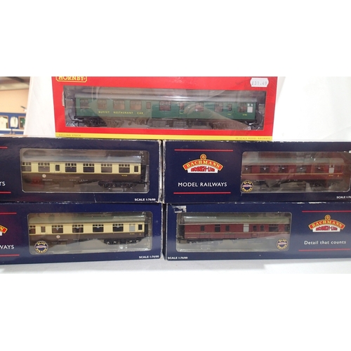 2091 - 5x Bachmann and Hornby BR, MK1 coaches, Red, Green, Chocolate/Cream, excellent condition, boxed. UK ... 