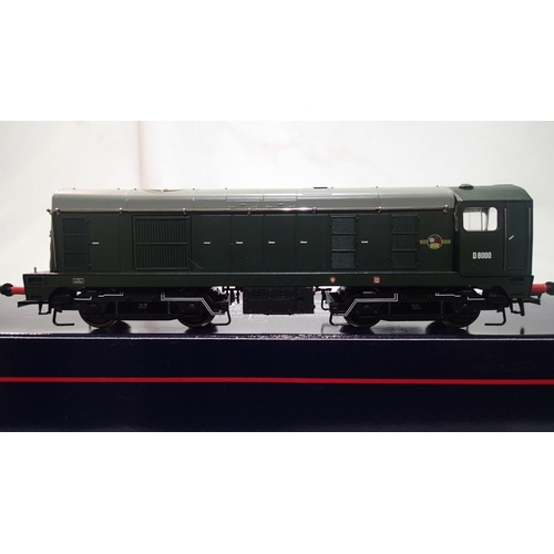 2329 - Bachmann 32-027, class 20 diesel, D8000, Green, late crest, excellent condition, boxed. UK P&P Group... 