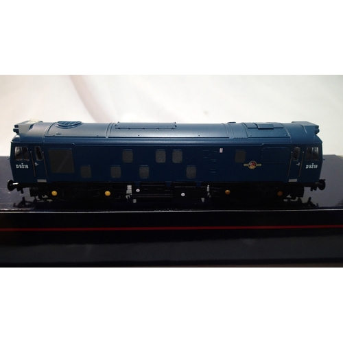 2330 - Bachmann 32-326Z class 25 diesel, D5218, Blue, possibly DCC fitted, no 18 on cab roof, Modelzone exc... 