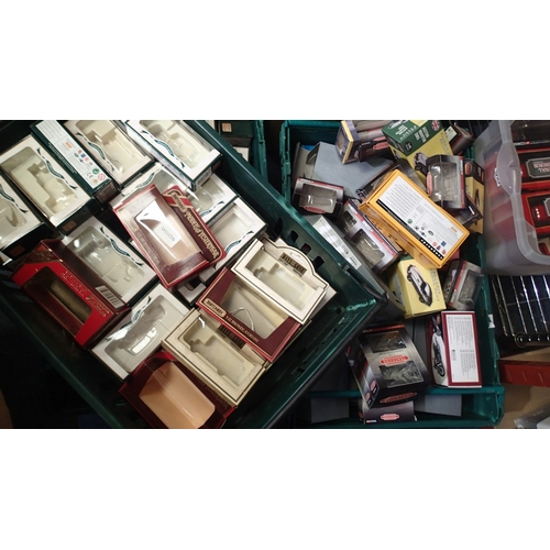 2333 - Approximately 100 assorted unboxed Diecast, various makes and scales, plus selection of empty boxes,... 