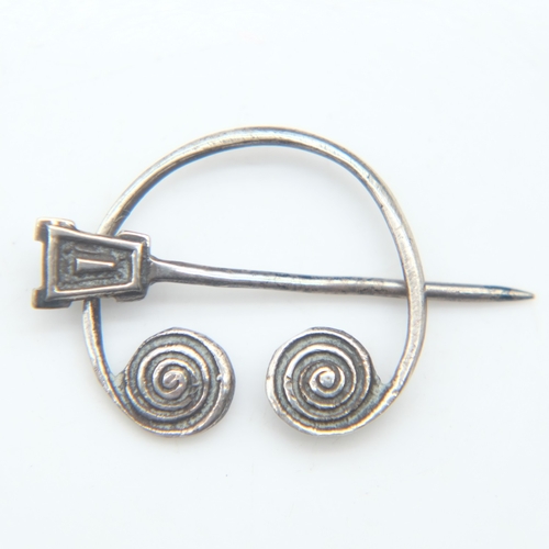114 - Hallmarked silver Robert Allison Celtic brooch, L: 40 mm, 5g. UK P&P Group 0 (£7+VAT for the first l... 