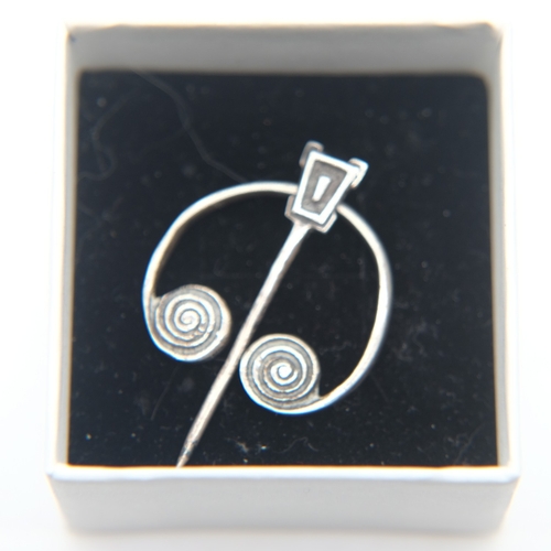 114 - Hallmarked silver Robert Allison Celtic brooch, L: 40 mm, 5g. UK P&P Group 0 (£7+VAT for the first l... 