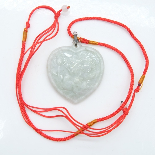 115 - Jade heart shaped pendant, H: 40 mm. UK P&P Group 0 (£7+VAT for the first lot and £1+VAT for subsequ... 