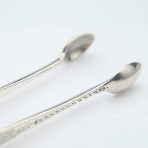 140 - Hallmarked silver sugar tongs, London assay, 23g. UK P&P Group 1 (£18+VAT for the first lot and £2+V... 