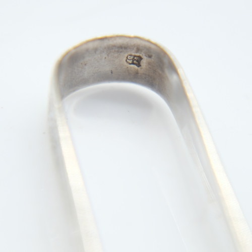 140 - Hallmarked silver sugar tongs, London assay, 23g. UK P&P Group 1 (£18+VAT for the first lot and £2+V... 