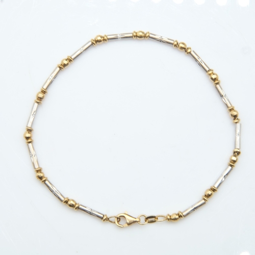 64 - Contemporary 18ct white and yellow gold bracelet, L: 20 cm, 5.6g. UK P&P Group 0 (£7+VAT for the fir... 