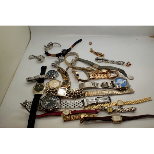 1166 - Box of mixed gents and ladies wristwatches. UK P&P Group 1 (£18+VAT for the first lot and £2+VAT for... 