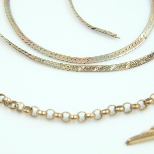 109A - Mixed 9ct gold, pair of earrings, a ring and broken jewellery, 10.6g combined. UK P&P Group 0 (£7+VA... 