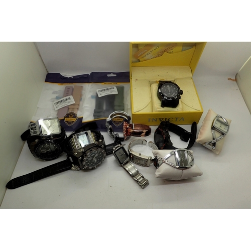 1044 - Collection of watches includes Invicta and Pulsar. Not available for in-house P&P
