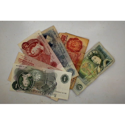 1056 - Quantity of UK uncirculated bank notes. UK P&P Group 0 (£7+VAT for the first lot and £1+VAT for subs... 