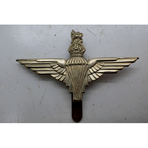 1067 - British Airborne/Parachute Regiment cap badge. UK P&P Group 0 (£7+VAT for the first lot and £1+VAT f... 