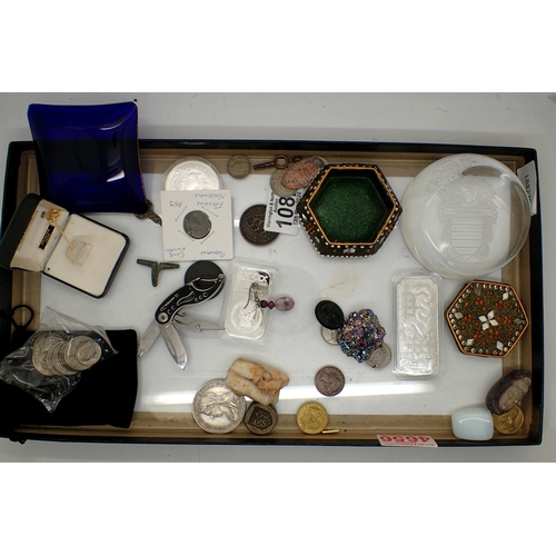 1082 - Mixed collectables including trinkets, coins, tokens and costume jewellery. UK P&P Group 1 (£18+VAT ... 